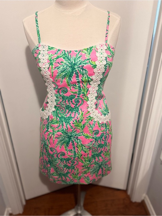 Lilly Pulitzer Dresses & Skirts - Lilly Pulitzer Pink Tropical Print Mini Dress with White Lace Trim